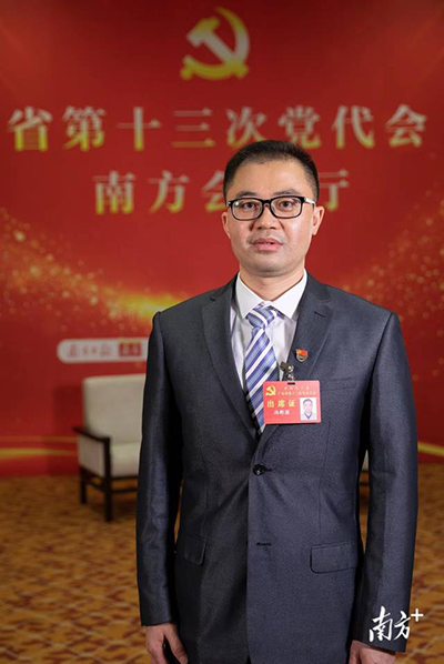 鶴山雅圖仕印刷有限公司生產(chǎn)技術(shù)主任、首席技師馮新源代表