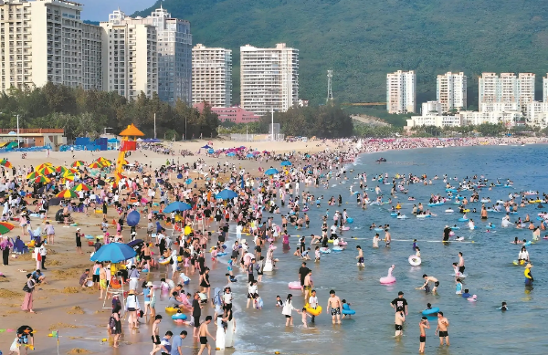 “五一”假期陽(yáng)江海陵島人氣“爆棚” 單日接待游客數(shù)超24萬(wàn)人次